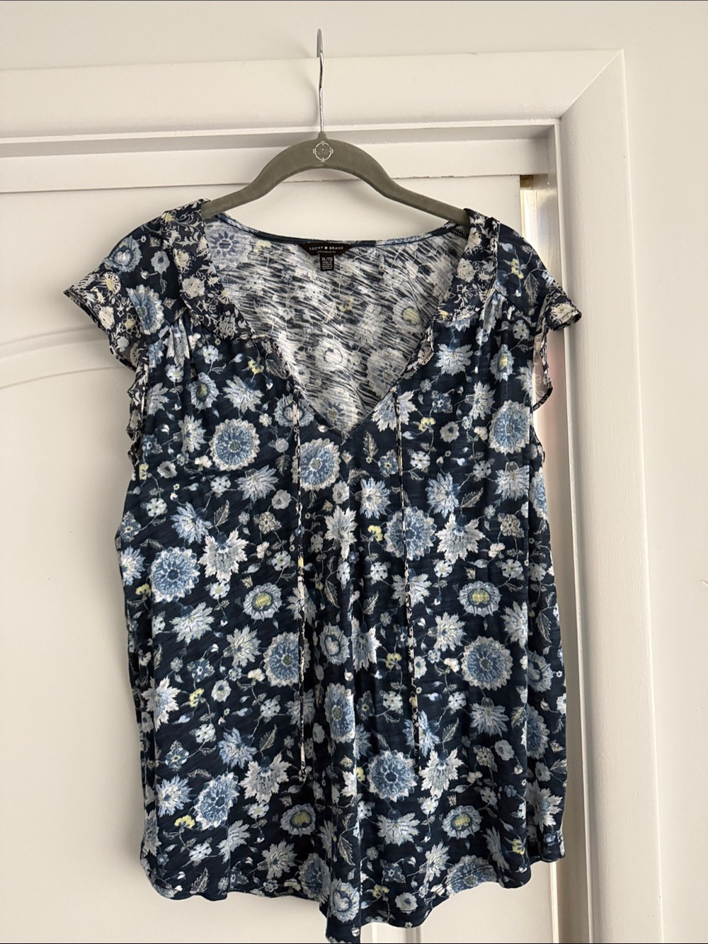 Lucky Brand Navy Floral V-Neck Flutter Sleeve Top